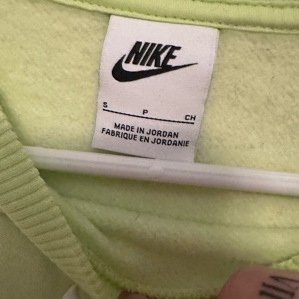 Nike Women's Light Green Cropped Sweatshirt - Picture 3 of 4